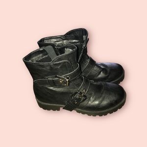 9.5 Black Combat Boots